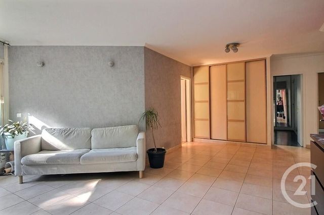 Appartement F4 à vendre - 4 pièces - 88.0 m2 - ROSNY SOUS BOIS - 93 - ILE-DE-FRANCE - Century 21 Ricard Immobilier